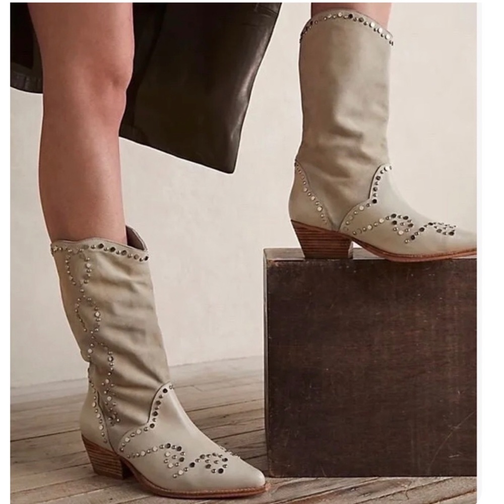 Free People Joelton Studded Size 38.5 Bone Stone Tall
Leather Suede West…
